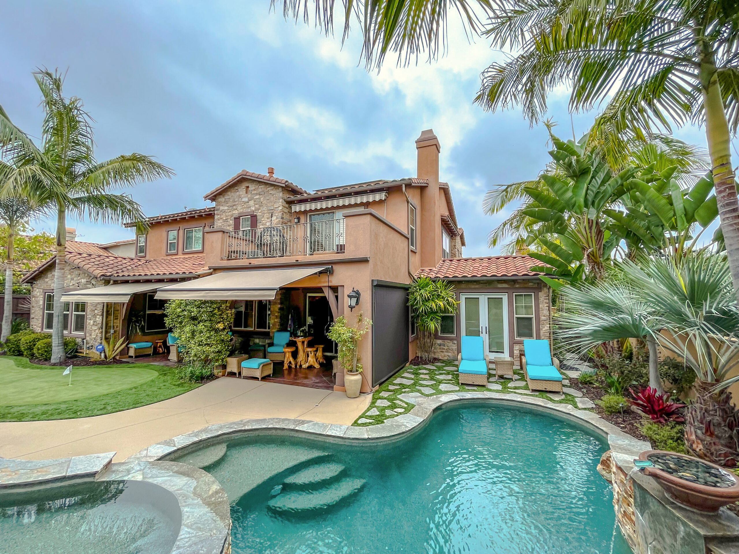 Screens-Awnings-PalmTrees-Pool (2)